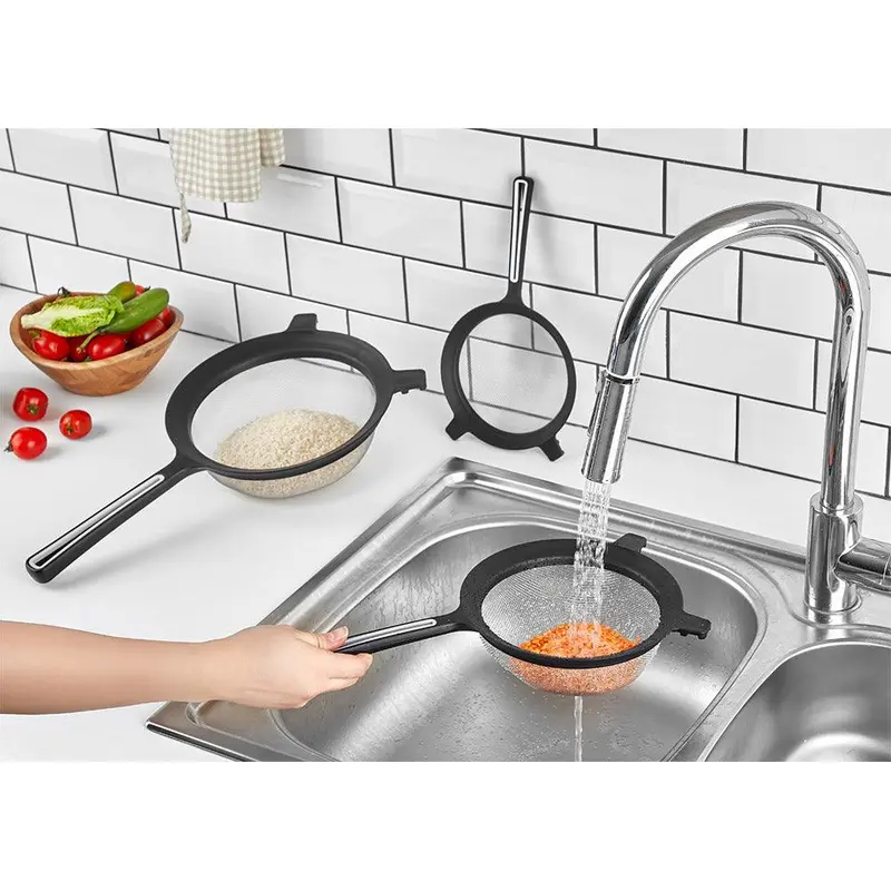 Baroness Medium Metal Strainer (S) 17 cm